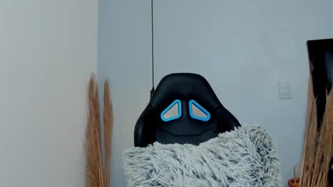 AMELIA  online show from 12/05/25, 06:33