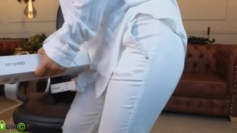 AMELIA online show from 04/21/26, 12:11