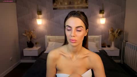 Snapshot of amelia_milly chatting on 04/26/26, 01:25 amelia online show from 04/26/26, 01:25