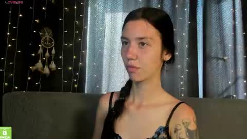 Snapshot of amelia_skyy chatting on 07/06/26, 01:35 Anna online show from 07/06/26, 01:35