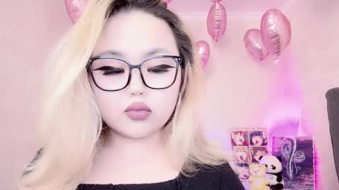 Amelia online show from 02/15/25, 12:15