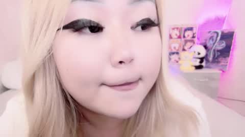 Amelia online show from 02/19/25, 04:34