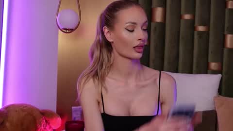 Amelia online show from 02/23/26, 05:10