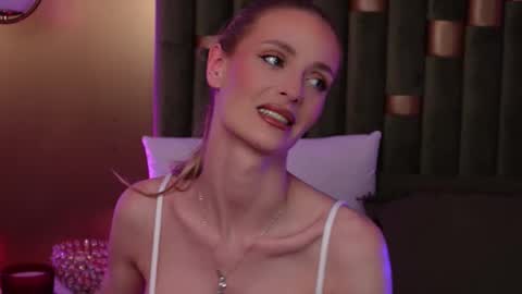 Amelia online show from 03/04/26, 08:26