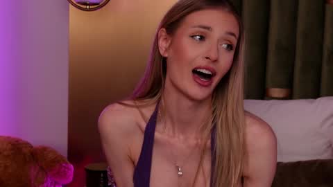 Amelia online show from 04/24/26, 07:11