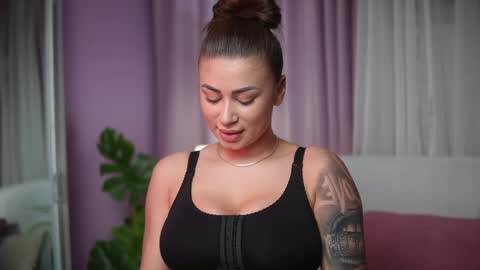  Amelia  online show from 04/22/26, 05:14