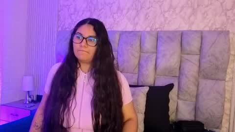 AMELIA CASTELL  online show from 04/19/26, 10:45