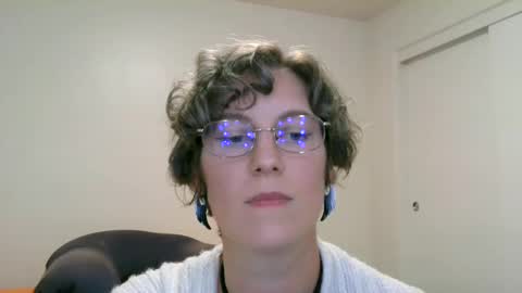 Snapshot of ameliaishka chatting on 09/15/25, 04:01 Ameliaishka online show from 09/15/25, 04:01