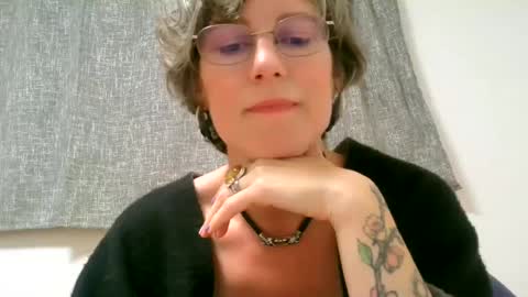 Snapshot of ameliaishka chatting on 09/27/25, 03:33 Ameliaishka online show from 09/27/25, 03:33