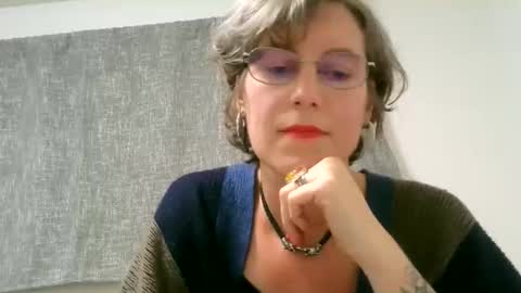 Snapshot of ameliaishka chatting on 10/17/25, 02:37 Ameliaishka online show from 10/17/25, 02:37