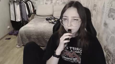 Snapshot of ameliakamishiro chatting on 12/22/24, 03:11 Amelia online show from 12/22/24, 03:11