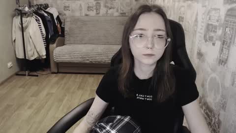 Snapshot of ameliakamishiro chatting on 01/08/25, 05:15 Amelia online show from 01/08/25, 05:15