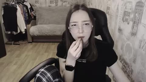 Snapshot of ameliakamishiro chatting on 01/10/25, 05:02 Amelia online show from 01/10/25, 05:02