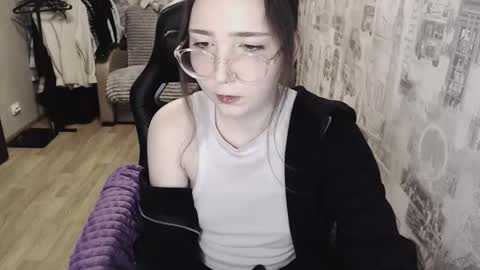 Snapshot of ameliakamishiro chatting on 02/08/25, 09:57 Amelia online show from 02/08/25, 09:57