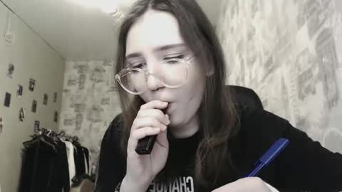 Snapshot of ameliakamishiro chatting on 02/11/25, 08:10 Amelia online show from 02/11/25, 08:10