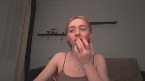 Snapshot of ameliamber0 chatting on 02/21/25, 05:09 Amelia   online show from 02/21/25, 05:09