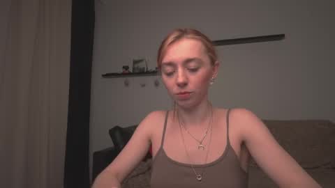Snapshot of ameliamber0 chatting on 02/24/25, 04:15 Amelia   online show from 02/24/25, 04:15
