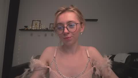 Snapshot of ameliamber0 chatting on 03/09/25, 06:21 Amelia   online show from 03/09/25, 06:21
