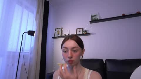 Snapshot of ameliamber0 chatting on 05/03/26, 02:45 Amelia online show from 05/03/26, 02:45