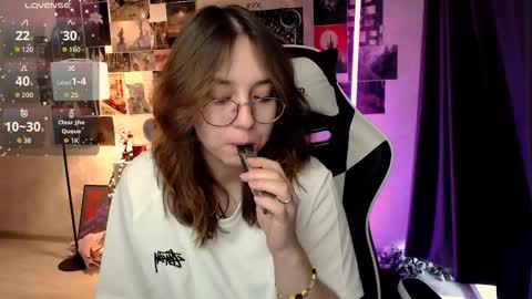 Amelia online show from 10/04/25, 08:01