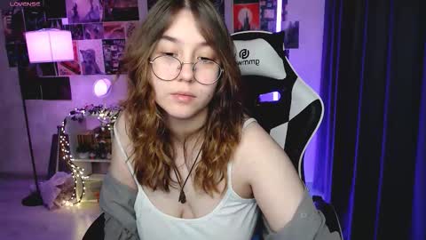 Amelia online show from 12/15/25, 09:02