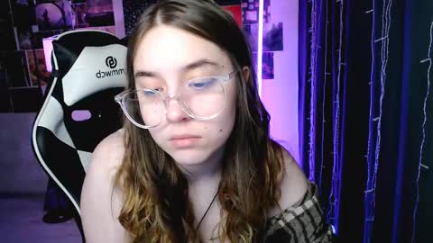 Amelia online show from 04/23/26, 11:09