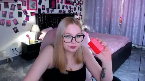 Amelia online show from 04/14/26, 11:27