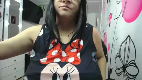 Snapshot of ameliarizo chatting on 10/23/25, 01:05 Amelia online show from 10/23/25, 01:05