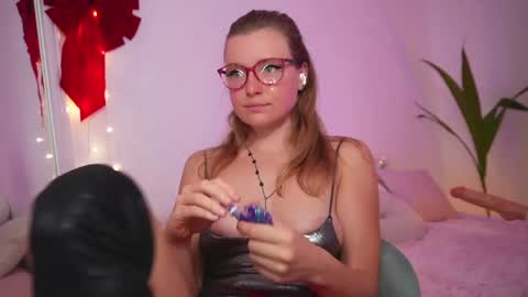 Amelia online show from 12/28/24, 07:11