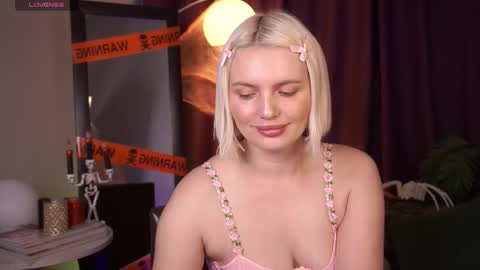  Amelia  online show from 10/29/25, 04:37