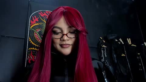 Snapshot of amelie_vandenoir chatting on 06/11/26, 12:32 MISTRESS AMELIE online show from 06/11/26, 12:32