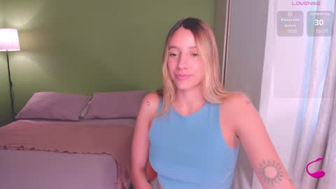 Snapshot of ameliegraham chatting on 02/03/25, 08:24 Amelie Graham online show from 02/03/25, 08:24