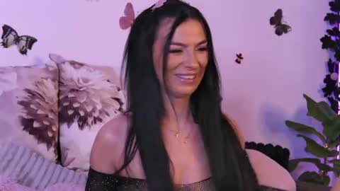 Snapshot of ameliereeaa chatting on 07/04/26, 01:17 AmelieReeaa online show from 07/04/26, 01:17