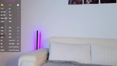 Victoria online show from 12/18/25, 07:42