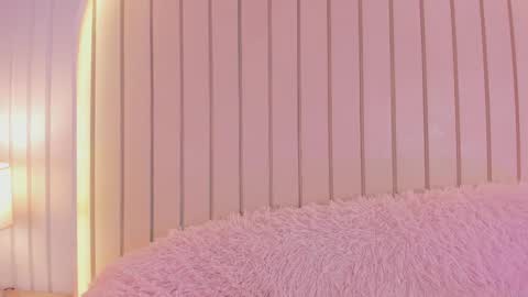 Snapshot of ameliiaa_smith chatting on 09/19/25, 02:24 Amelia online show from 09/19/25, 02:24