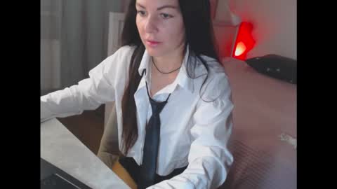 Snapshot of amelinamersi chatting on 09/13/25, 04:18 amelinamersi online show from 09/13/25, 04:18