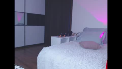 amelinamersi online show from 10/23/25, 04:50