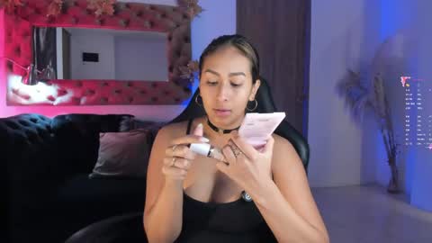 Snapshot of amelyamann chatting on 06/05/26, 12:33 online show from 06/05/26, 12:33