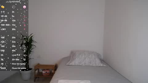 Snapshot of amelycaro chatting on 02/12/25, 06:40 Amely  online show from 02/12/25, 06:40