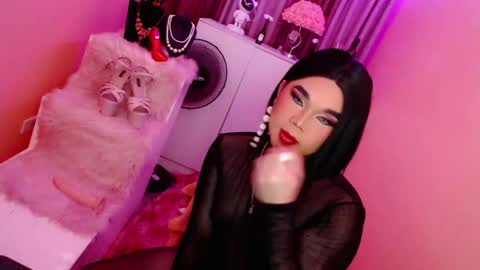 Queen Mireska online show from 01/06/25, 01:08