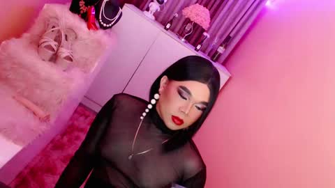 Queen Mireska online show from 01/07/25, 08:21