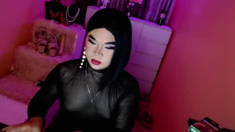 Queen Mireska online show from 01/16/25, 04:28