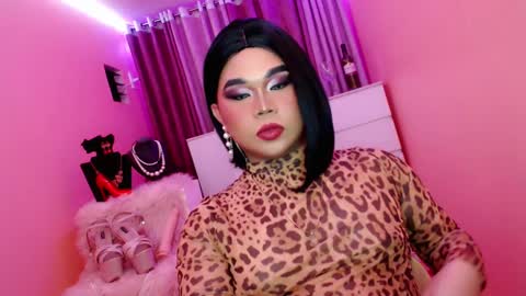 Queen Mireska online show from 02/02/25, 02:02