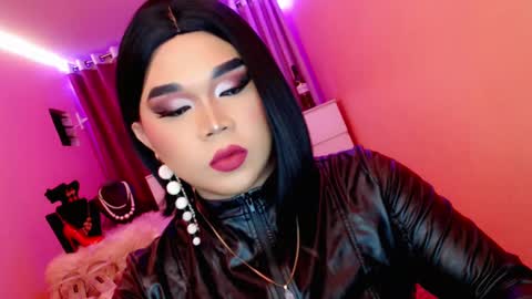 Queen Mireska online show from 02/05/25, 11:23