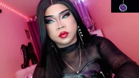 Queen Mireska online show from 10/25/25, 01:51