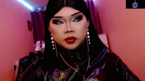 Snapshot of amiadoll chatting on 06/07/26, 03:38 Queen Mireska online show from 06/07/26, 03:38