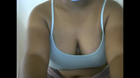 amichouu online show from 11/28/25, 08:39