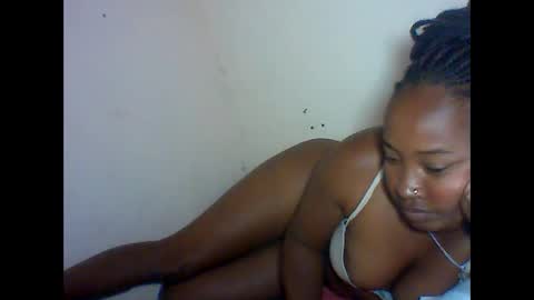 Snapshot of amielle_01 chatting on 04/14/26, 08:15 amielle_01 online show from 04/14/26, 08:15