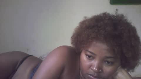 Snapshot of amielle_01 chatting on 04/20/26, 06:27 amielle_01 online show from 04/20/26, 06:27