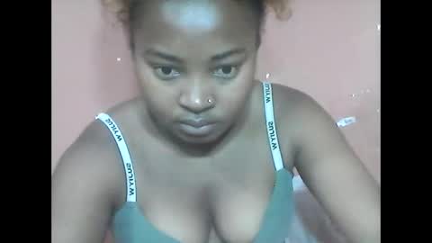 Snapshot of amielle_01 chatting on 04/28/26, 06:07 amielle_01 online show from 04/28/26, 06:07
